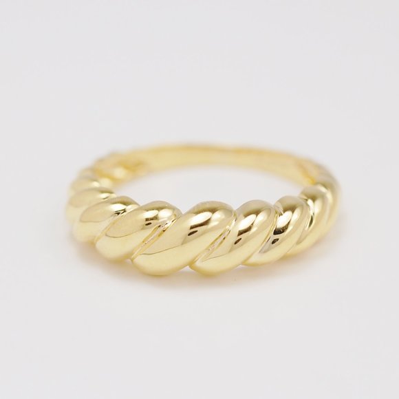 9K Solid Gold Croissant Ring - NEW/NEVER WORN - Picture 1 of 5